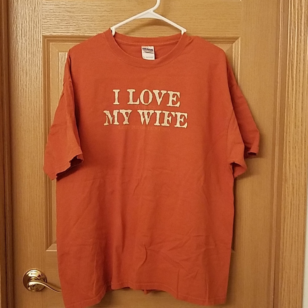 Mens XL Love to hunt Tshirt